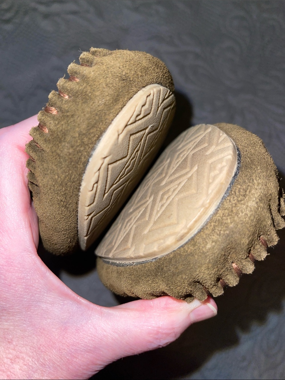 Minnetonka Brown Suede Women's Moccasins - Picture 8 of 8